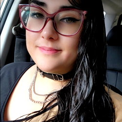 LizGonzIsThick photo