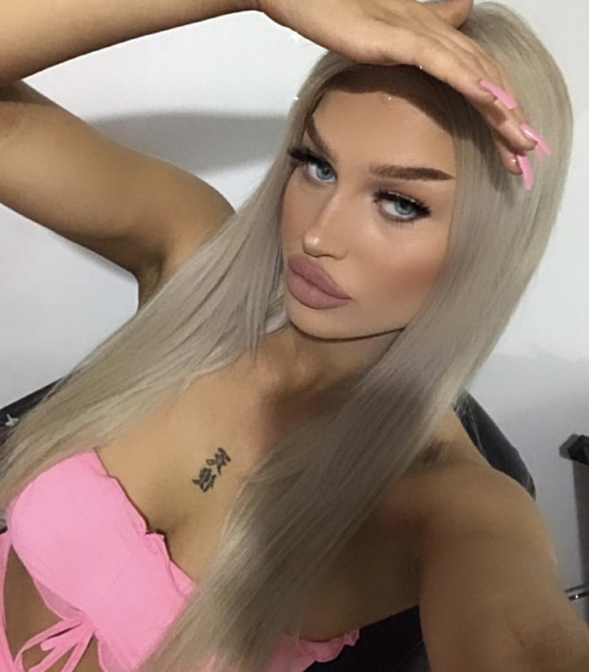 Sienna Thompson photo