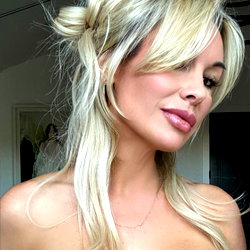 Christina Reeder's OnlyFans Profile Review