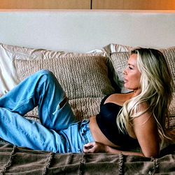 Christina Reeder's OnlyFans Profile Review