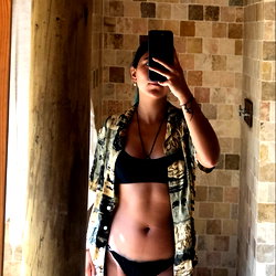 Camila 🧃 photo