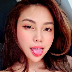 Mizzi Mie 🚀 photo