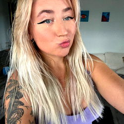 Thalia Lynn 🌸 photo