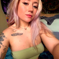 Thalia Lynn 🌸 photo