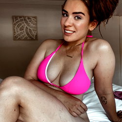 Lucy Banks || ONLINE NOW 🟢 photo