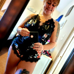 Poison ivy 💜🌿 photo