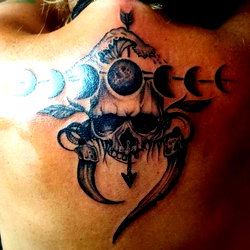 Skullwoman photo