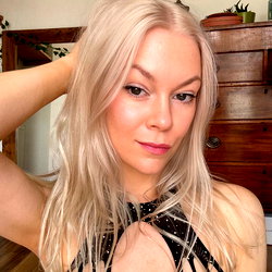 Charlie Flexi VIP♉️ Custom Video Queen photo