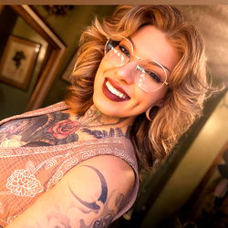 Jessica Wile: The Alluring US Talent Behind the Lens