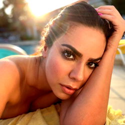 𝗩𝗶𝗰𝘁𝗼𝗿𝗶𝗮 𝗙𝗥𝗘𝗘 💋 photo