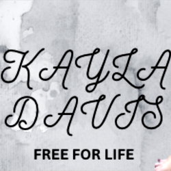 Kayla Davis photo