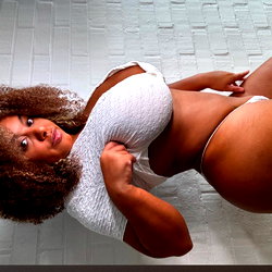 Nyla Green 💚 photo