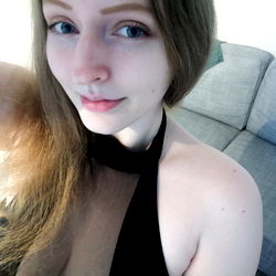 Curvy Emily's OnlyFans Profile - The Ultimate Fan Experience