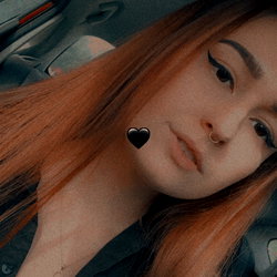 Scarlett Red photo