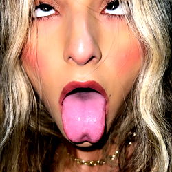 Kim Rampersad - Model from Mexico City