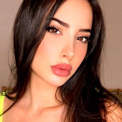 🦋 P̷A̷T̷R̷I̷C̷I̷A̷ C̷A̷S̷T̷I̷L̷L̷O̷ 🦋 - Model Page