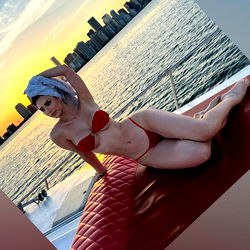 🦋 P̷A̷T̷R̷I̷C̷I̷A̷ C̷A̷S̷T̷I̷L̷L̷O̷ 🦋 - Model Page