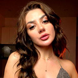 Alexis Ren🍌 photo