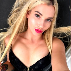 🔥 𝐀𝐫𝐢𝐧𝐤𝐚 | 𝐕𝐈𝐏 𝐂𝐨𝐧𝐭𝐫𝐨𝐥 𝐑𝐨𝐨𝐦 👠 photo