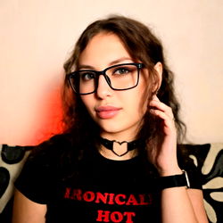 🖤 Izzy Raven 🐦‍⬛ photo