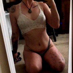 Iris Rose photo