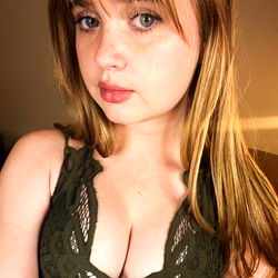 Bella Marie Berrada photo