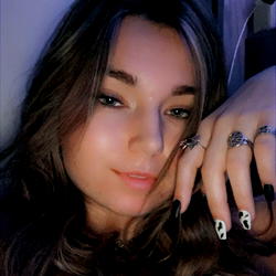 Elizabeth โ๐งฟ photo