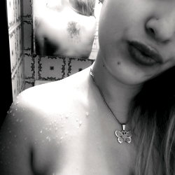 Srita Apriill09 photo