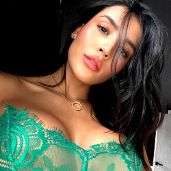 Hanna Miller - Colombia's Ultimate Art and Fashion Model