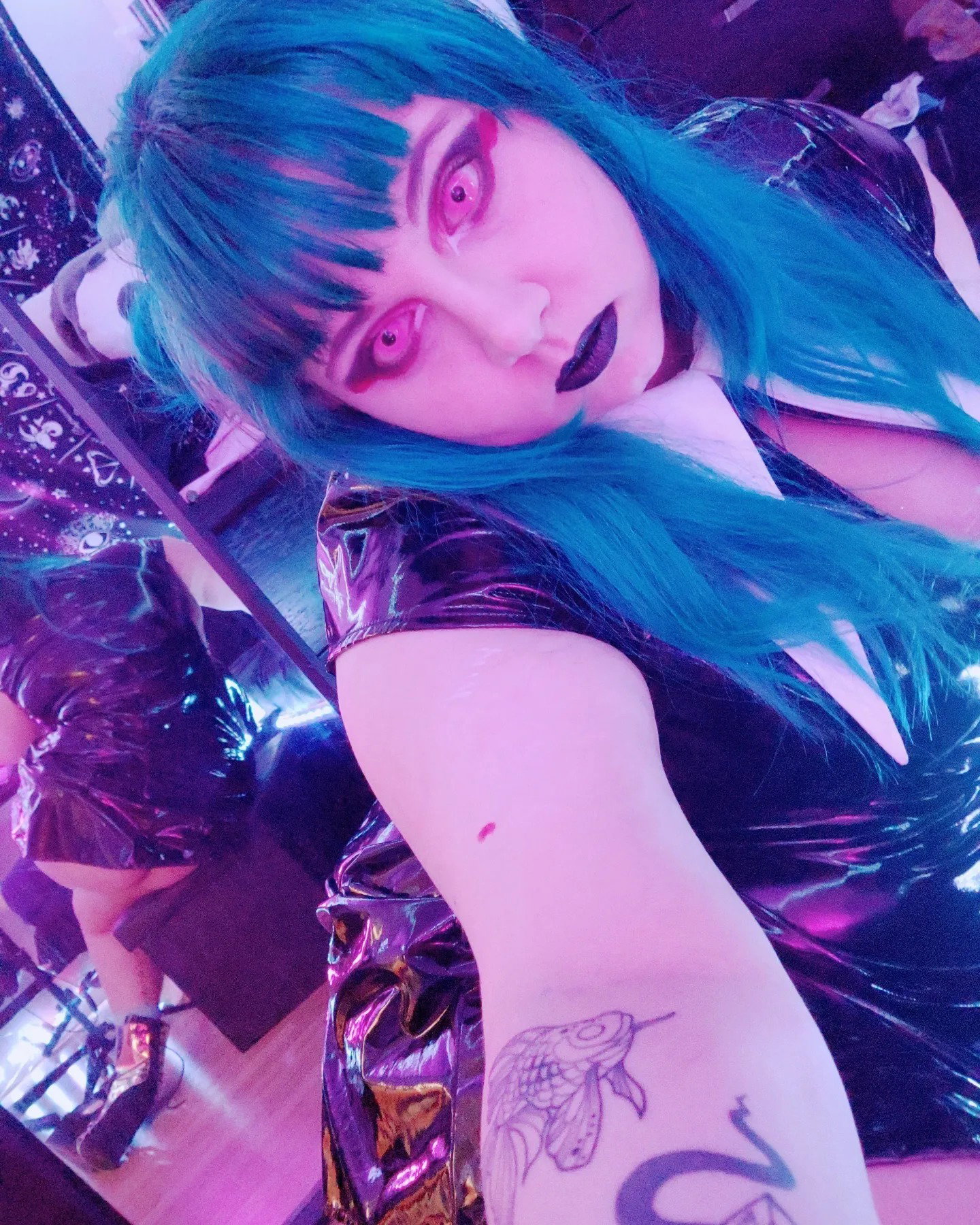 𝔹𝔻𝕊𝕄 ℚ𝕌𝔼𝔼ℕ photo