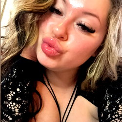 LUNA 😋 CREAM PIE ME 🥛💦 photo
