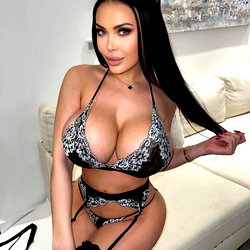 𝐀𝐍𝐀𝐒𝐓𝐀𝐒𝐈𝐀 𝐃𝐎𝐋𝐋 𝐅𝐑𝐄𝐄 🍉 HUGE BOOBS photo