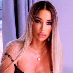 Angelina Foster photo