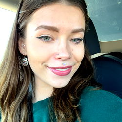 Queen_D - Model Page