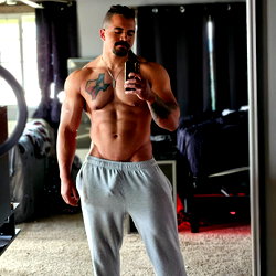 derrickxclusive photo