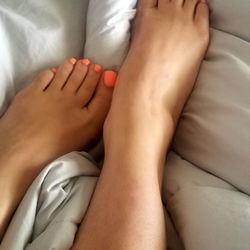 Toesy photo