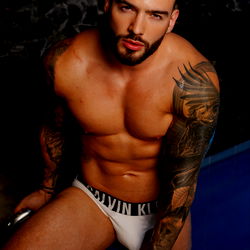 OLIVER COLT FREE photo