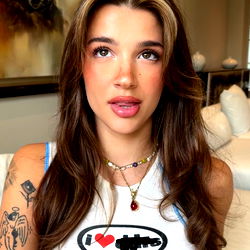 Ari 🐈‍⬛🤍 photo