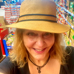 Tess Mature photo