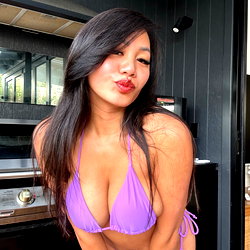 Emily Mai 💋 photo