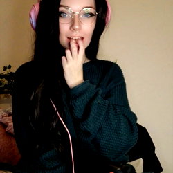 Lizzy Lovesick💕🐰 photo