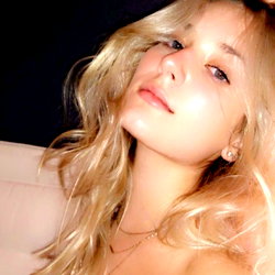 Scarlett Nior ✨ photo