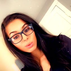 Kayla Smith: Free Content on OnlyFans - A Deep Dive