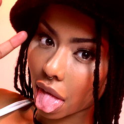 Kira Noir photo