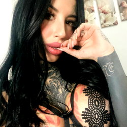 Aradyaltmodel photo