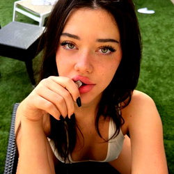 Vanessa 🦋 photo