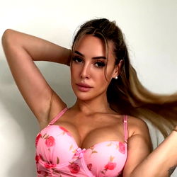 🔥 𝙅𝙀𝙉𝙉𝙄 𝙍𝘽 🔥 photo