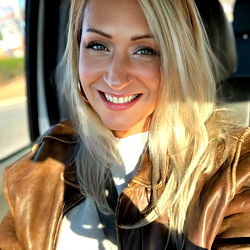 Shana Marie 💜 photo