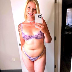 Swedish Emma 🍓🇸🇪 photo