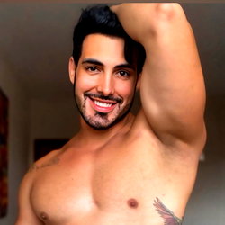 🌶️𝓕𝓪𝓫𝓻𝔂𝓬𝓲𝓸 𝓡𝓸𝓷𝓭𝔂𝓵𝓵𝓮𝓪𝓷 photo